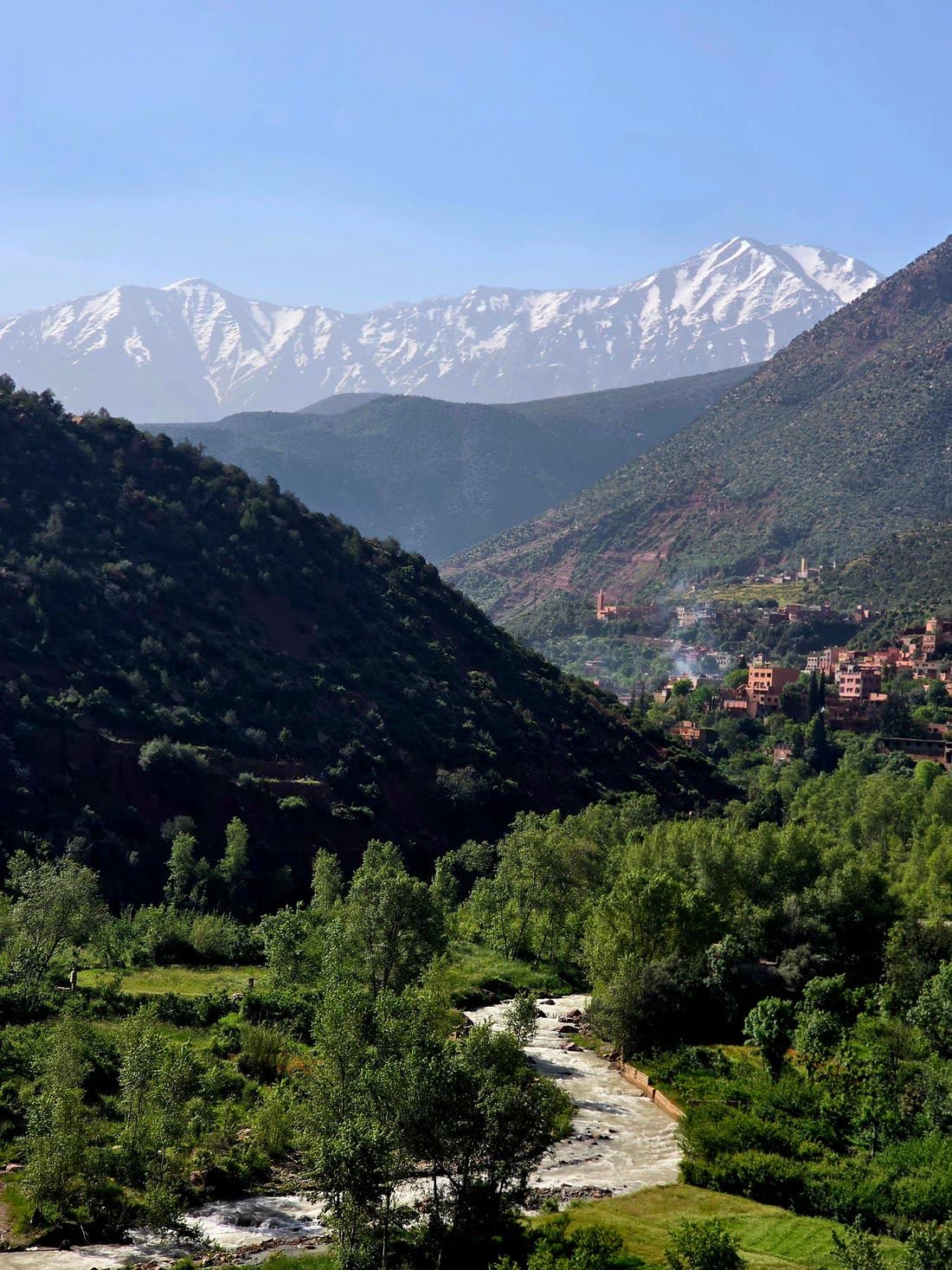 Vallée de l'Ourika, neiges de l'Atlas au fond